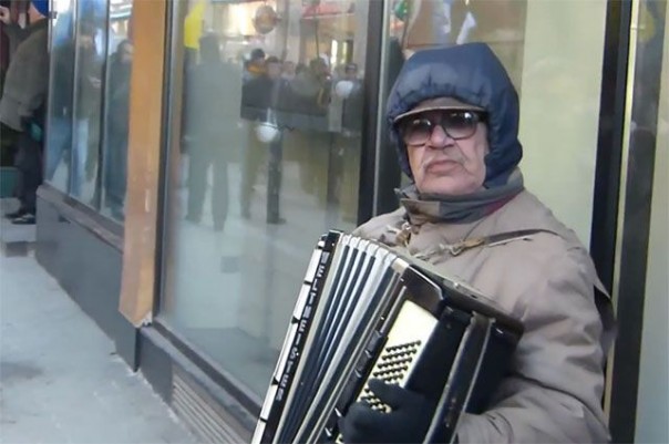 Аккордеон против фашизма. Умер старик, игравший «Катюшу» во время парада СС