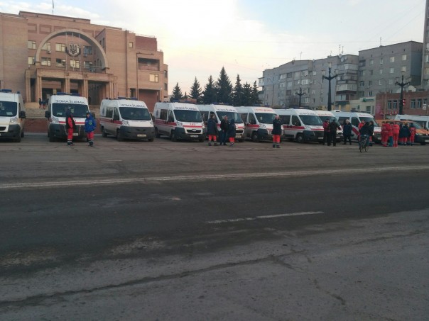 Пожар и взрывы на складах боеприпасов в Харьковской области