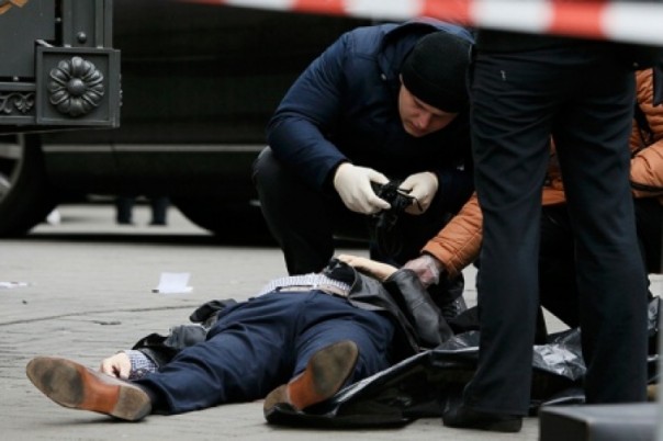 Последствия расстрела: Илья Пономарев попросил охрану, а Порошенко жалуется Батьке Последствия расстрела: Илья Пономарев попросил охрану, а Порошенко жалуется Батьке