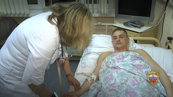 Раненный на митинге в Москве полицейский рассказал о нападении