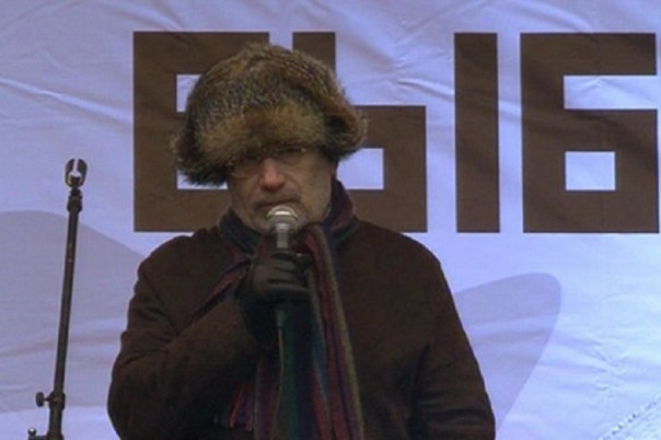 Либерал Акунин высказался за разные права для граждан Либерал Акунин высказался за разные права для граждан