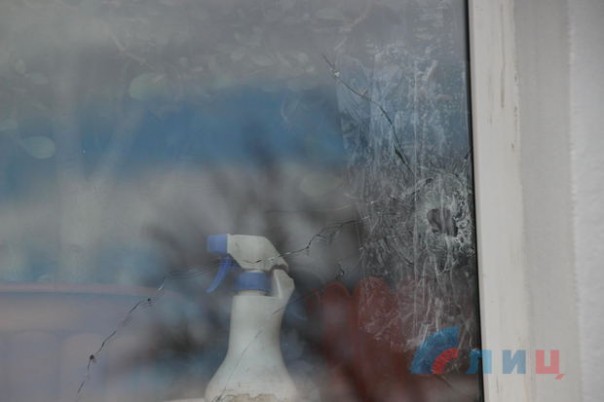 Сводка от НМ ЛНР 29 марта 2017. Укрофашисты обстреляли пригород Луганска. Пьяный боец ВСУ порезал ножом двух офицеров и скрылся