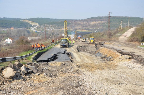 Как идут работы на севастопольском оползне: фото, видео Как идут работы на севастопольском оползне: фото, видео