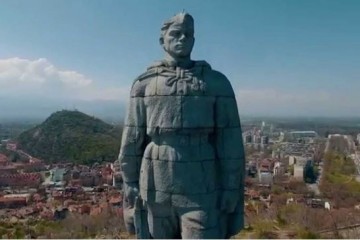 Как распахивают двери новой войне. Юлия Витязева