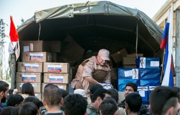 Сирия не забыта: российские военные доставили более восьми тонн гуманитарной помощи в САР