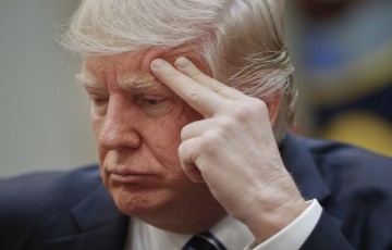 Сторонники Клинтон не оставляют попыток дискредитировать президента США Дональда Трампа