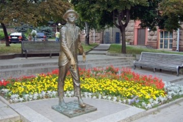 В Киеве обокрали Паниковского: гиднюки продали на металлолом тросточку «великого слепого»