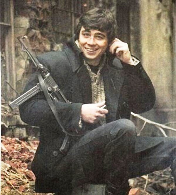 «Ужасный свитер! Надо в нем сниматься»: как создавали фильмы «Брат» и «Брат 2» «Ужасный свитер! Надо в нем сниматься»: как создавали фильмы «Брат» и «Брат 2»