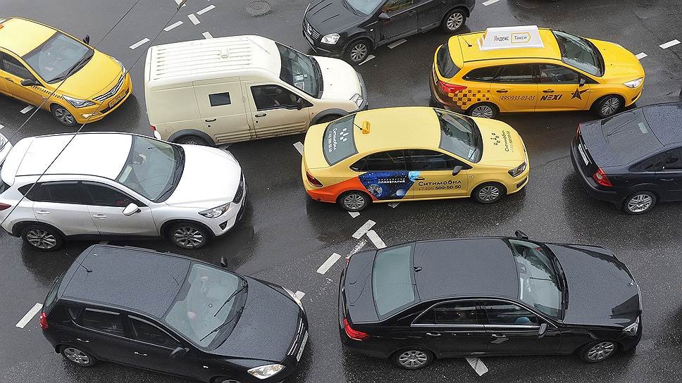 Водителей вписывают в круг