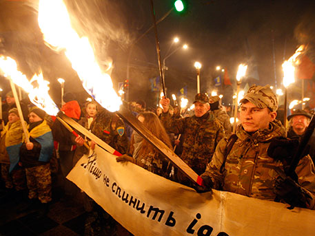 Фашизм расправил плечи: кто и как на Украине пытается пересмотреть историю