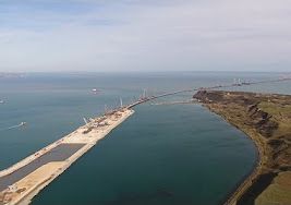 Киностудия "МосТФильм" представляет: "Полёт над Керченским мостом" 15.04.2017