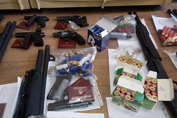 В Черкассах вооруженные люди заняли облэнерго