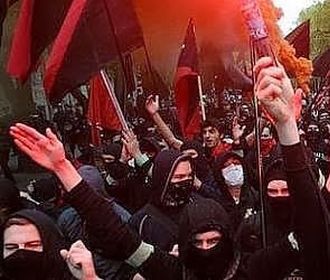 Под Тернополем надругались над памятником жертвам Холокоста