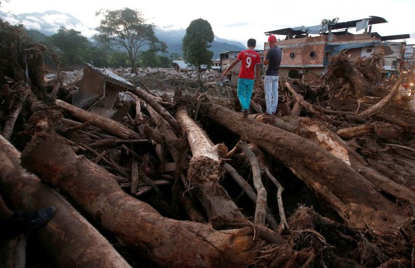 Волна стихии: в Колумбии более 250 человек погибли при сходе селевого потока Волна стихии: в Колумбии более 250 человек погибли при сходе селевого потока