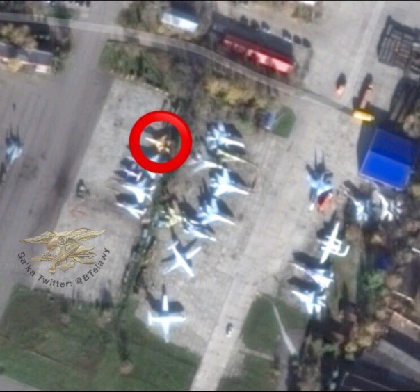 Новейший истребитель МиГ-35 в пустынном окрасе засветился на спутниковых снимках