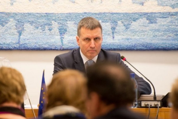 Прибалты заставят Порошенко ответить за каждый украденный цент