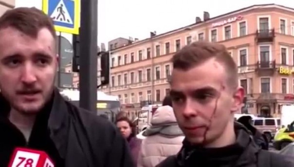 Очевидец ЧП в метро Питера: двери не выбило, а выгнуло в обратную сторону | Автор первого видео из питерской подземки рассказал о взрыве