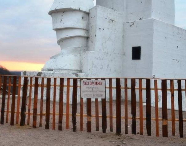 Украинство планирует снести памятник Артему Украинство планирует снести памятник Артему