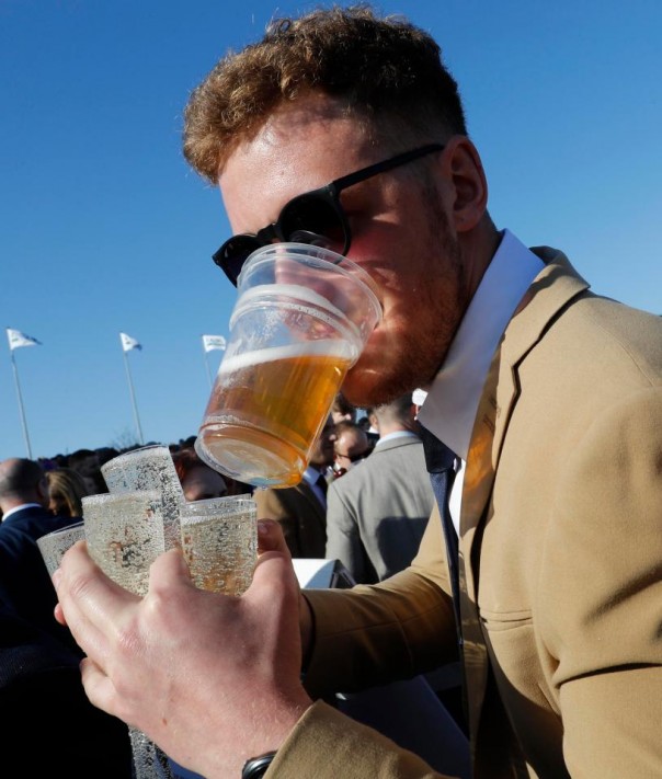 Учитесь, ватники, как отдыхают настоящие бараны и баронесы, сэры и серихи