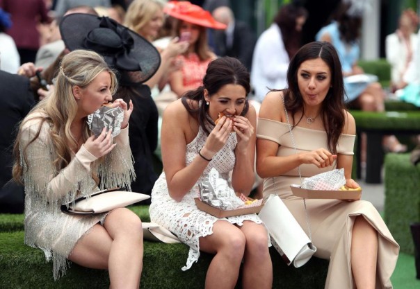 Учитесь, ватники, как отдыхают настоящие бараны и баронесы, сэры и серихи