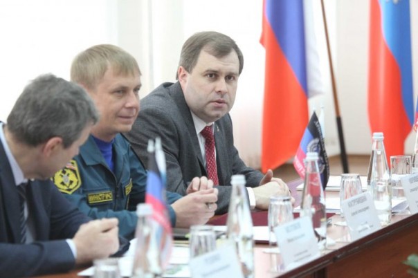 В ДНР прошёл круглый стол на тему: "Гуманитарная программа по воссоединению народа Донбасса" В ДНР прошёл круглый стол на тему: "Гуманитарная программа по воссоединению народа Донбасса"