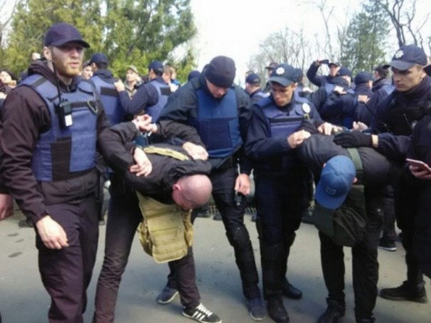 Одесса показала: хунта нас боится настолько, что готова "защищать". Юлия Витязева