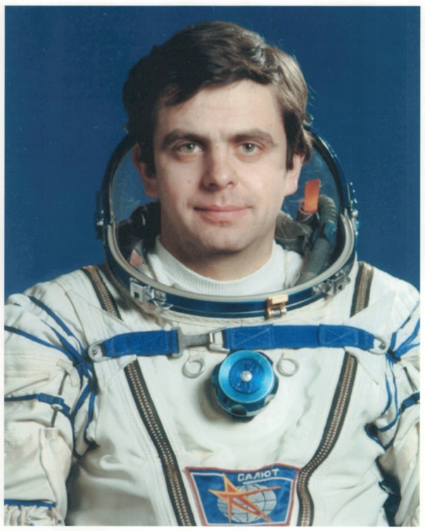 День космонавтики: герои СССР летали в зимних шапках а-ля «Армагеддон»