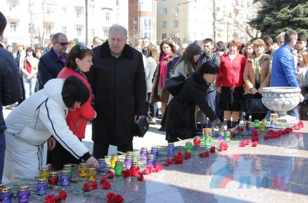 Сводка от НМ ЛНР 13 апреля 2017. Обращение Главы ЛНР Игоря Плотницкого по случаю Дня жертв украинской агрессии