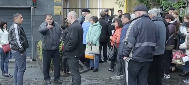 Вы что, Донбасс нам хотите тут устроить? — закарпатцы встретили в штыки антипутинский пикет в Ужгороде