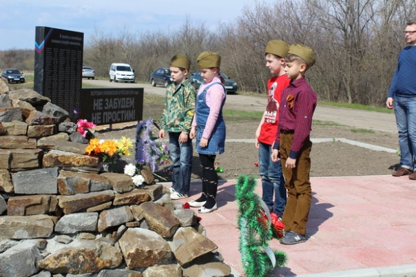 Сводка от НМ ЛНР 14 апреля 2017. Укрофашисты за неделю выпустили по территории Республики 464 боеприпаса Сводка от НМ ЛНР 14 апреля 2017. Укрофашисты за неделю выпустили по территории Республики 464 боеприпаса