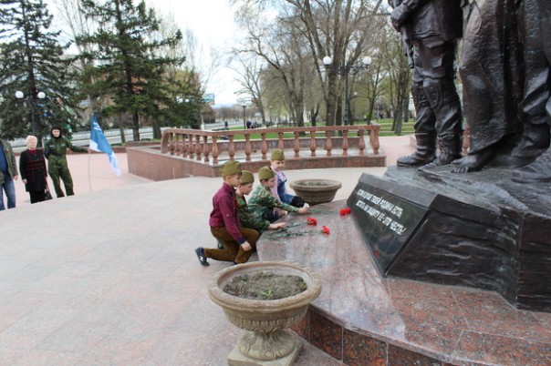 Сводка от НМ ЛНР 14 апреля 2017. Укрофашисты за неделю выпустили по территории Республики 464 боеприпаса Сводка от НМ ЛНР 14 апреля 2017. Укрофашисты за неделю выпустили по территории Республики 464 боеприпаса