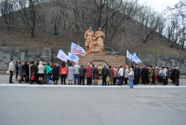 Сводка от НМ ЛНР 14 апреля 2017. Укрофашисты за неделю выпустили по территории Республики 464 боеприпаса Сводка от НМ ЛНР 14 апреля 2017. Укрофашисты за неделю выпустили по территории Республики 464 боеприпаса