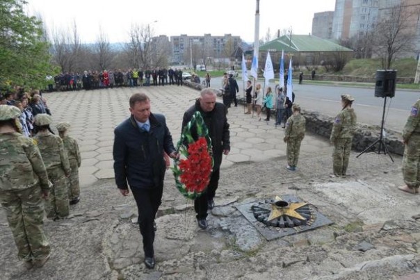 Сводка от НМ ЛНР 14 апреля 2017. Укрофашисты за неделю выпустили по территории Республики 464 боеприпаса Сводка от НМ ЛНР 14 апреля 2017. Укрофашисты за неделю выпустили по территории Республики 464 боеприпаса