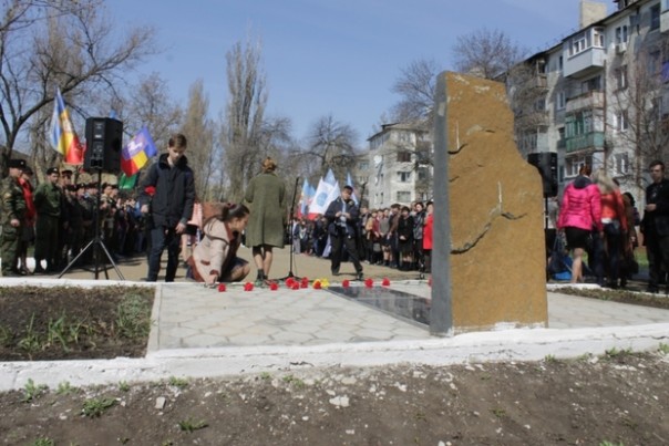 Сводка от НМ ЛНР 15 апреля 2017. Республика готовится к параду 9 мая. Подготовка военнослужащих НМ ЛНР и военной техники