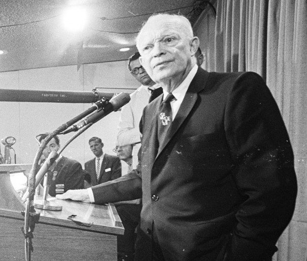 Безоговорочная капитуляция: почему Запад не может простить Красной армии взятие Берлина Безоговорочная капитуляция: почему Запад не может простить Красной армии взятие Берлина