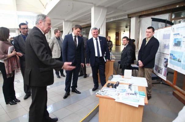 В Донецке показали уникальные достижения науки и промышленности в области охраны труда и безопасности и стартовал форум «Строительство и архитектура»