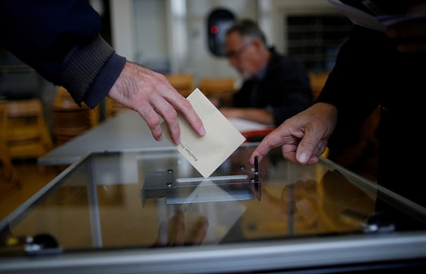 Макрон и Ле Пен вышли в лидеры на выборах президента Франции Макрон и Ле Пен вышли в лидеры на выборах президента Франции