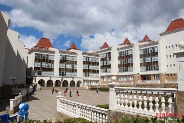 Немецкая делегация в восторге от посещения Артека: мы как будто попали в парадиз!