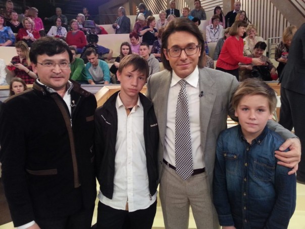 Астраханский учитель повздорил в передаче «Пусть говорят» с Малаховым и Жириновским