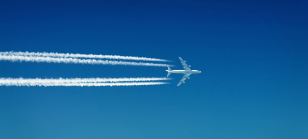 А в небе летел самолёт…