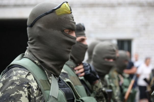 Пятеро в камуфляже на вокзале в Киеве напали на службу секретной связи