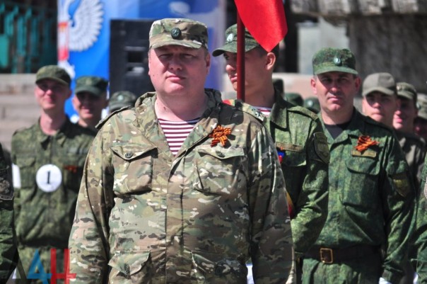 Более тысячи силовиков ДНР приняли участие в репетиции парада Победы в центре Донецка Более тысячи силовиков ДНР приняли участие в репетиции парада Победы в центре Донецка