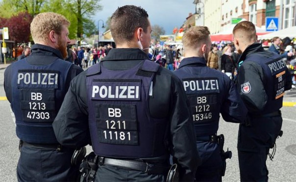 Полиция по-русски и по-немецки