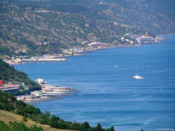 Крым расцвел, или Как полуостров готовится к летнему сезону