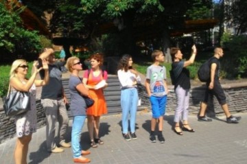 Писательница Ницой требует запретить экскурсии по Киеву на «языке национального меньшинства»