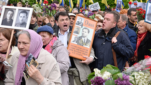 День Победы на Украине: «Жри, Бандера!». Андрей Бабицкий День Победы на Украине: «Жри, Бандера!». Андрей Бабицкий