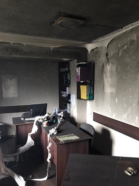 На Днепропетровщине подожгли два офиса Оппоблока
