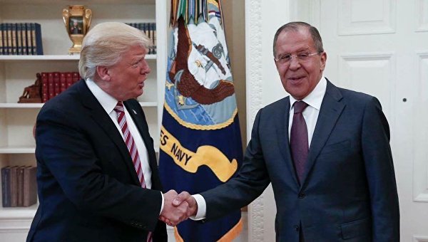 Павел Климкин в Вашингтоне: чего не сделаешь ради селфи с Трампом. Андрей Бабицкий Павел Климкин в Вашингтоне: чего не сделаешь ради селфи с Трампом. Андрей Бабицкий