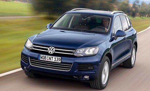 Украинцы арендовали в Латвии две машины и пытались их перегнать через границу.