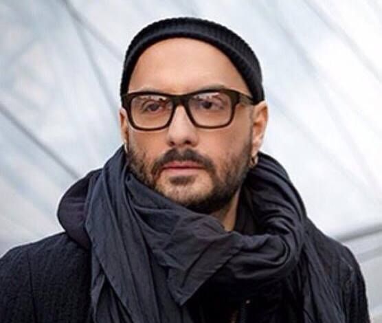 У режиссера, назвавшего Россию «нищим гопником» проходят обыски по делу о хищении